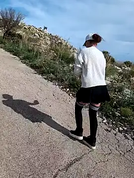 Snapshot of Samira-Summer chatting on 12/04/25, 10:13 Samira-Summer online show from 12/04/25, 10:13