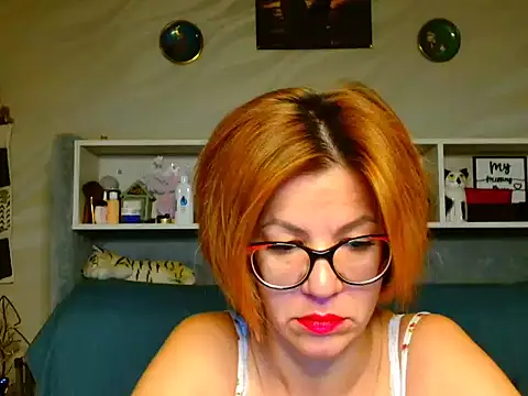 Snapshot of Natali3855 chatting on 10/20/25, 03:40 Natali3855 online show from 10/20/25, 03:40