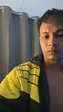 Snapshot of nick__yy chatting on 12/18/25, 05:30 nick yy online show from 12/18/25, 05:30