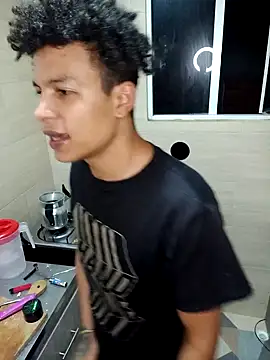 Snapshot of Black_Diamon_ chatting on 12/13/24, 11:39 Black Diamon online show from 12/13/24, 11:39