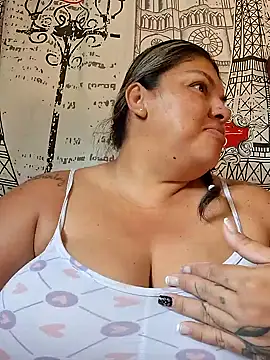 Snapshot of chubby_sexy_big_tits chatting on 10/29/25, 11:45 chubby sexy big tits online show from 10/29/25, 11:45