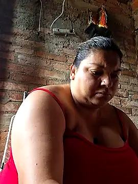 Snapshot of chubby_sexy_big_tits chatting on 11/16/25, 01:06 chubby sexy big tits online show from 11/16/25, 01:06