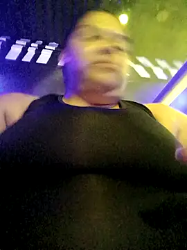 Snapshot of chubby_sexy_big_tits chatting on 11/30/25, 03:21 chubby sexy big tits online show from 11/30/25, 03:21