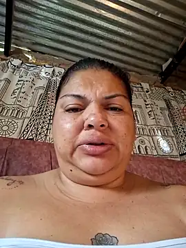 Snapshot of chubby_sexy_big_tits chatting on 12/15/25, 11:36 chubby sexy big tits online show from 12/15/25, 11:36