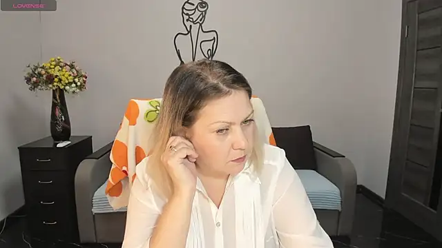 Milana Blake online show from 01/08/25, 03:50