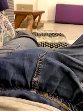 Snapshot of Lahcene chatting on 11/07/25, 01:44 Lahcene online show from 11/07/25, 01:44