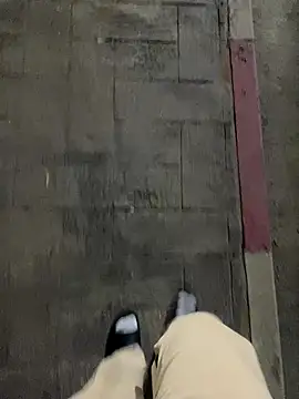 Snapshot of Lahcene chatting on 11/26/25, 08:54 Lahcene online show from 11/26/25, 08:54