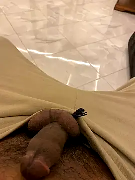 Snapshot of Lahcene chatting on 11/30/25, 11:20 Lahcene online show from 11/30/25, 11:20