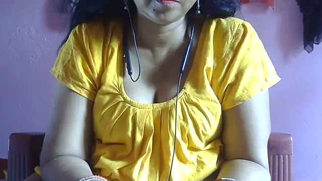 Snapshot of Suhana-sapna chatting on 06/06/26, 04:17 Suhana-sapna online show from 06/06/26, 04:17