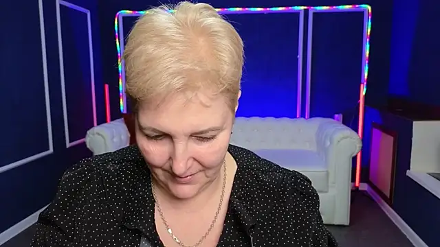 Snapshot of Sandra_Snow chatting on 12/27/24, 09:43 Sandra Snow online show from 12/27/24, 09:43