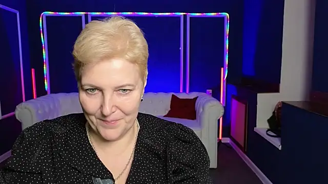 Snapshot of Sandra_Snow chatting on 01/06/25, 08:39 Sandra Snow online show from 01/06/25, 08:39