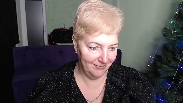 Snapshot of Sandra_Snow chatting on 01/10/25, 02:45 Sandra Snow online show from 01/10/25, 02:45