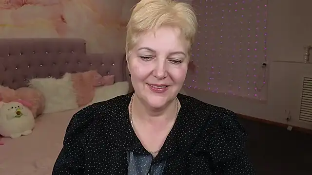 Snapshot of Sandra_Snow chatting on 01/14/25, 02:53 Sandra Snow online show from 01/14/25, 02:53