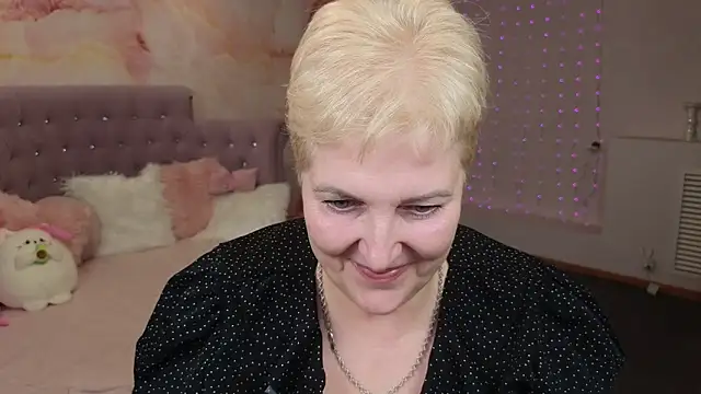 Snapshot of Sandra_Snow chatting on 01/14/25, 05:56 Sandra Snow online show from 01/14/25, 05:56