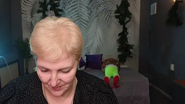 Snapshot of Sandra_Snow chatting on 01/18/25, 05:26 Sandra Snow online show from 01/18/25, 05:26