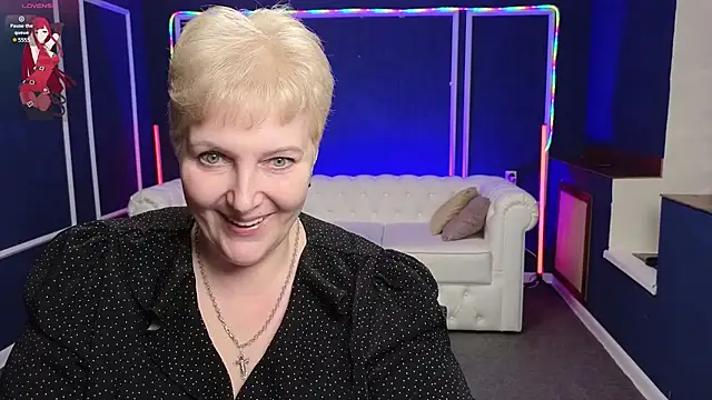 Snapshot of Sandra_Snow chatting on 01/19/25, 06:43 Sandra Snow online show from 01/19/25, 06:43