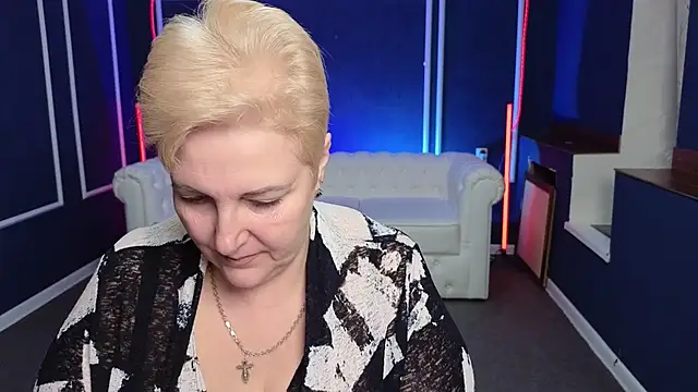 Snapshot of Sandra_Snow chatting on 01/27/25, 02:24 Sandra Snow online show from 01/27/25, 02:24