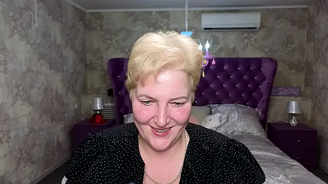 Snapshot of Sandra_Snow chatting on 02/01/25, 08:26 Sandra Snow online show from 02/01/25, 08:26