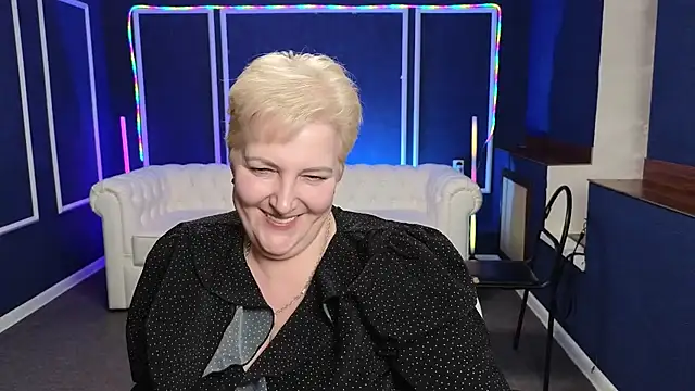 Snapshot of Sandra_Snow chatting on 02/02/25, 08:41 Sandra Snow online show from 02/02/25, 08:41