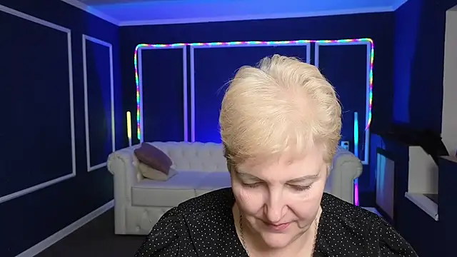 Snapshot of Sandra_Snow chatting on 02/06/25, 08:34 Sandra Snow online show from 02/06/25, 08:34