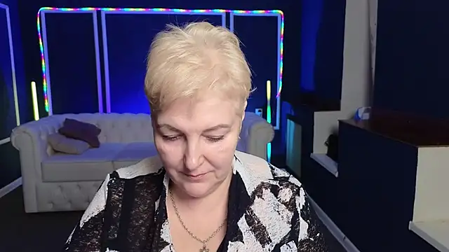 Snapshot of Sandra_Snow chatting on 02/08/25, 02:27 Sandra Snow online show from 02/08/25, 02:27