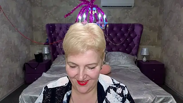 Snapshot of Sandra_Snow chatting on 02/14/25, 05:57 Sandra Snow online show from 02/14/25, 05:57