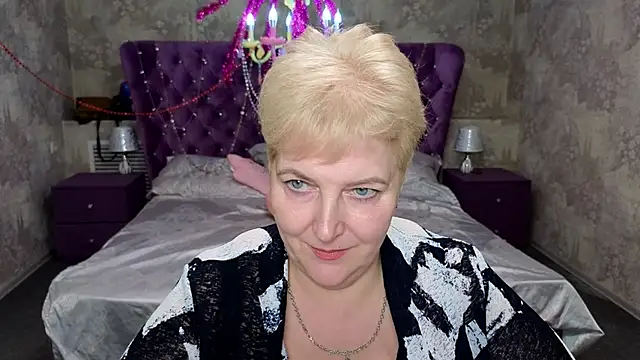 Snapshot of Sandra_Snow chatting on 02/15/25, 05:28 Sandra Snow online show from 02/15/25, 05:28