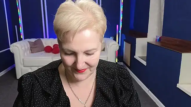 Snapshot of Sandra_Snow chatting on 02/18/25, 03:21 Sandra Snow online show from 02/18/25, 03:21