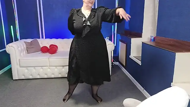 Snapshot of Sandra_Snow chatting on 02/18/25, 06:26 Sandra Snow online show from 02/18/25, 06:26