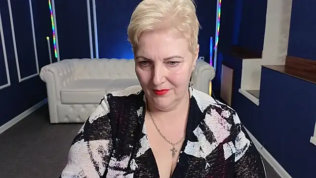 Snapshot of Sandra_Snow chatting on 02/22/25, 02:19 Sandra Snow online show from 02/22/25, 02:19