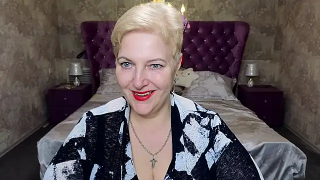 Snapshot of Sandra_Snow chatting on 02/26/25, 02:36 Sandra Snow online show from 02/26/25, 02:36