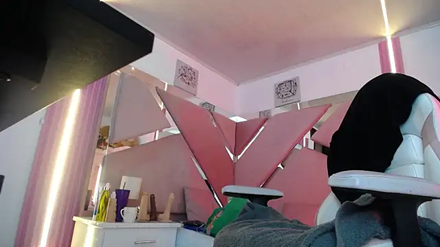 Snapshot of Noah_Jhonson chatting on 11/20/25, 08:19 Noah Jhonson online show from 11/20/25, 08:19