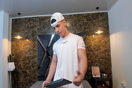 Flynn Riider online show from 01/02/25, 11:20