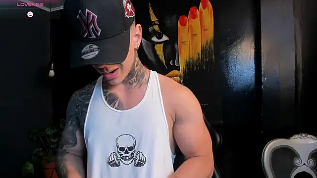 Snapshot of Flynn_Riider chatting on 10/21/25, 05:13 Flynn Riider online show from 10/21/25, 05:13