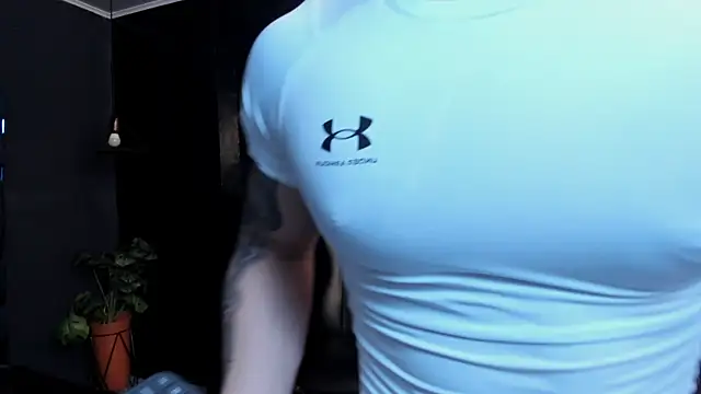 Snapshot of Flynn_Riider chatting on 11/04/25, 05:23 Flynn Riider online show from 11/04/25, 05:23