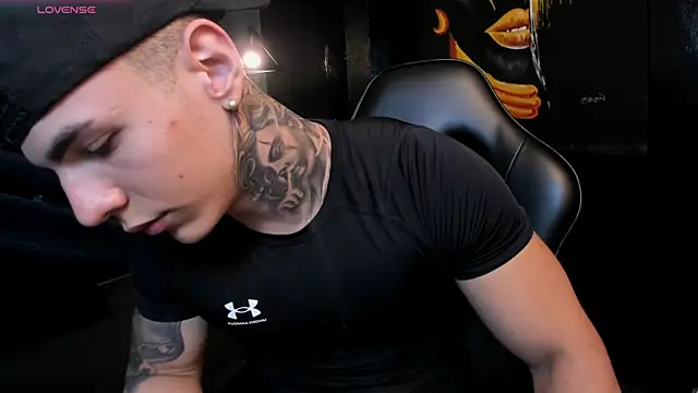 Snapshot of Flynn_Riider chatting on 11/05/25, 05:13 Flynn Riider online show from 11/05/25, 05:13