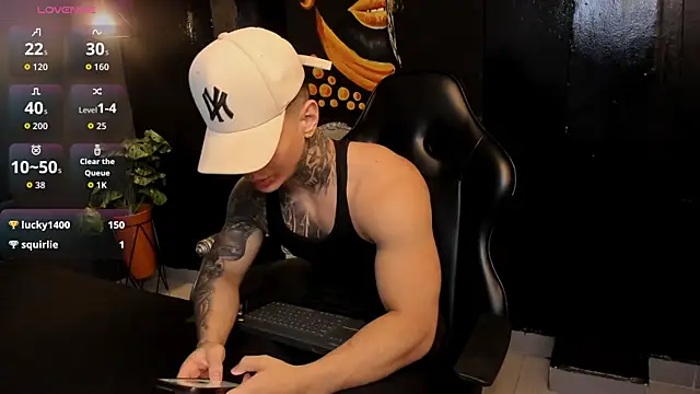 Snapshot of Flynn_Riider chatting on 11/17/25, 05:19 Flynn Riider online show from 11/17/25, 05:19