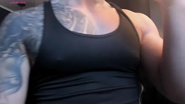 Snapshot of Flynn_Riider chatting on 12/03/25, 05:22 Flynn Riider online show from 12/03/25, 05:22