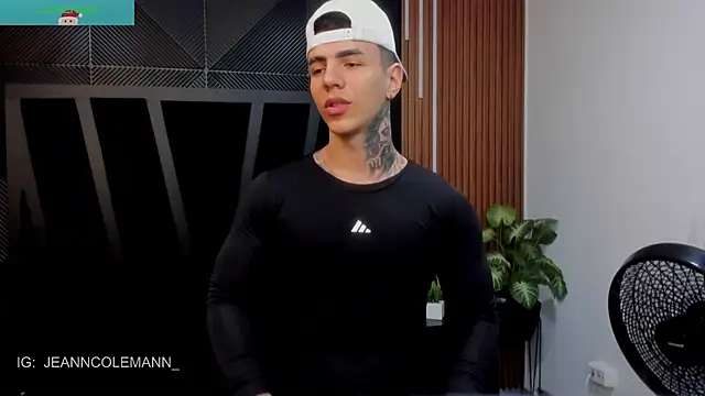 Snapshot of Flynn_Riider chatting on 12/04/25, 03:21 Flynn Riider online show from 12/04/25, 03:21