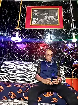 Snapshot of Charly_BC_Dirty chatting on 11/02/25, 05:32 Charly BC Dirty online show from 11/02/25, 05:32