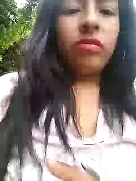 Snapshot of Danna-linyi chatting on 01/05/25, 03:23 Danna-linyi online show from 01/05/25, 03:23