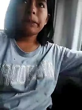 Snapshot of Danna-linyi chatting on 01/19/25, 10:17 Danna-linyi online show from 01/19/25, 10:17