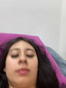 Snapshot of Zoee_t chatting on 02/14/25, 03:33 Zoee t online show from 02/14/25, 03:33