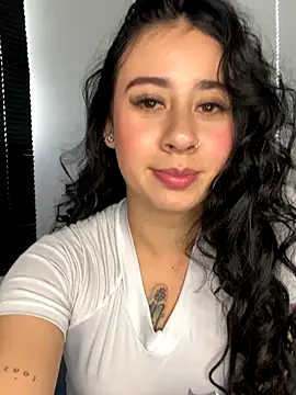 Snapshot of Zoee_t chatting on 10/02/25, 10:06 Zoee t online show from 10/02/25, 10:06