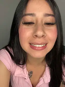 Snapshot of Zoee_t chatting on 10/17/25, 03:53 Zoee t online show from 10/17/25, 03:53