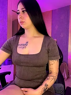 Snapshot of Zoee_t chatting on 11/16/25, 03:45 Zoee t online show from 11/16/25, 03:45