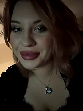 Snapshot of evaharve chatting on 10/19/25, 12:22 evaharve online show from 10/19/25, 12:22