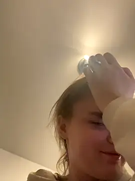 Snapshot of CherryEmmy chatting on 10/29/25, 06:42 CherryEmmy online show from 10/29/25, 06:42