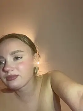 Snapshot of CherryEmmy chatting on 11/06/25, 07:04 CherryEmmy online show from 11/06/25, 07:04