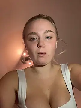 Snapshot of CherryEmmy chatting on 11/09/25, 07:12 CherryEmmy online show from 11/09/25, 07:12